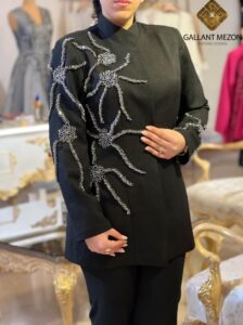 مانتو مجلسی کوتاه مشکی همراه طرح نقره ای
