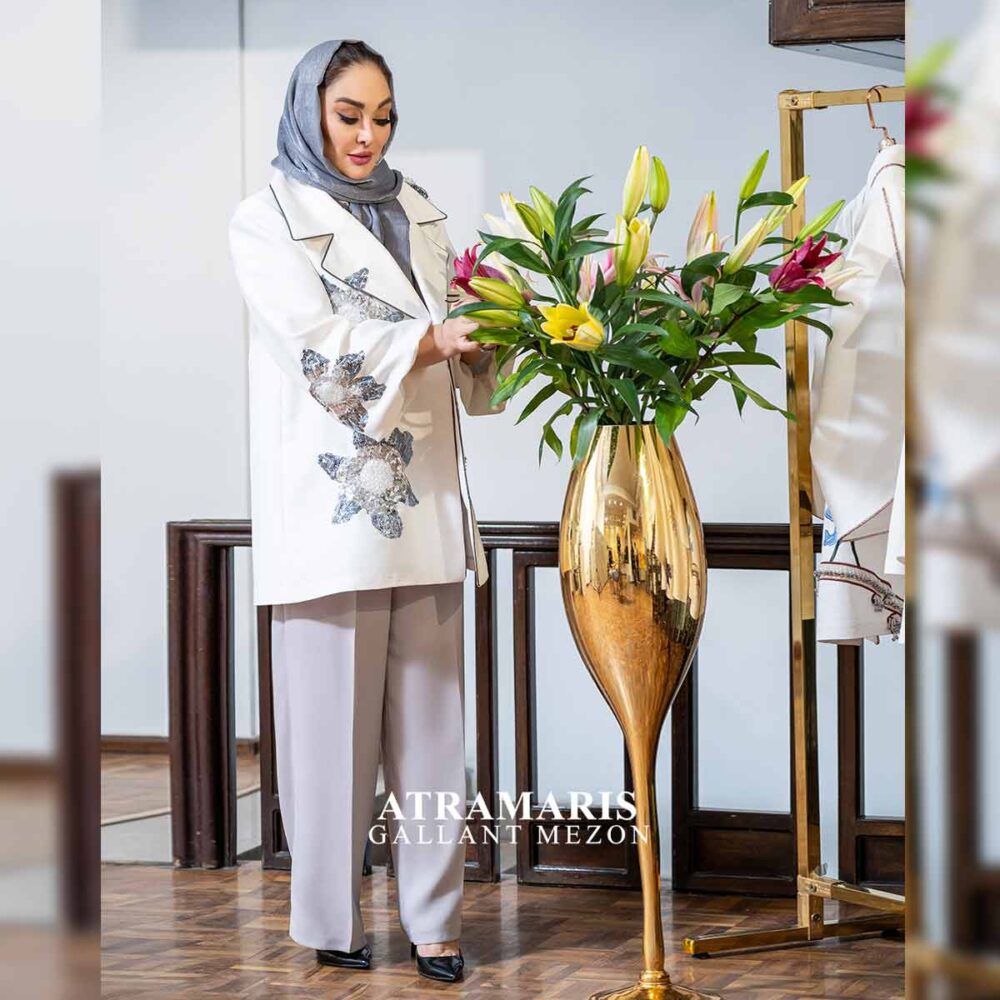 مانتو زنانه شیک گلدوزی شده