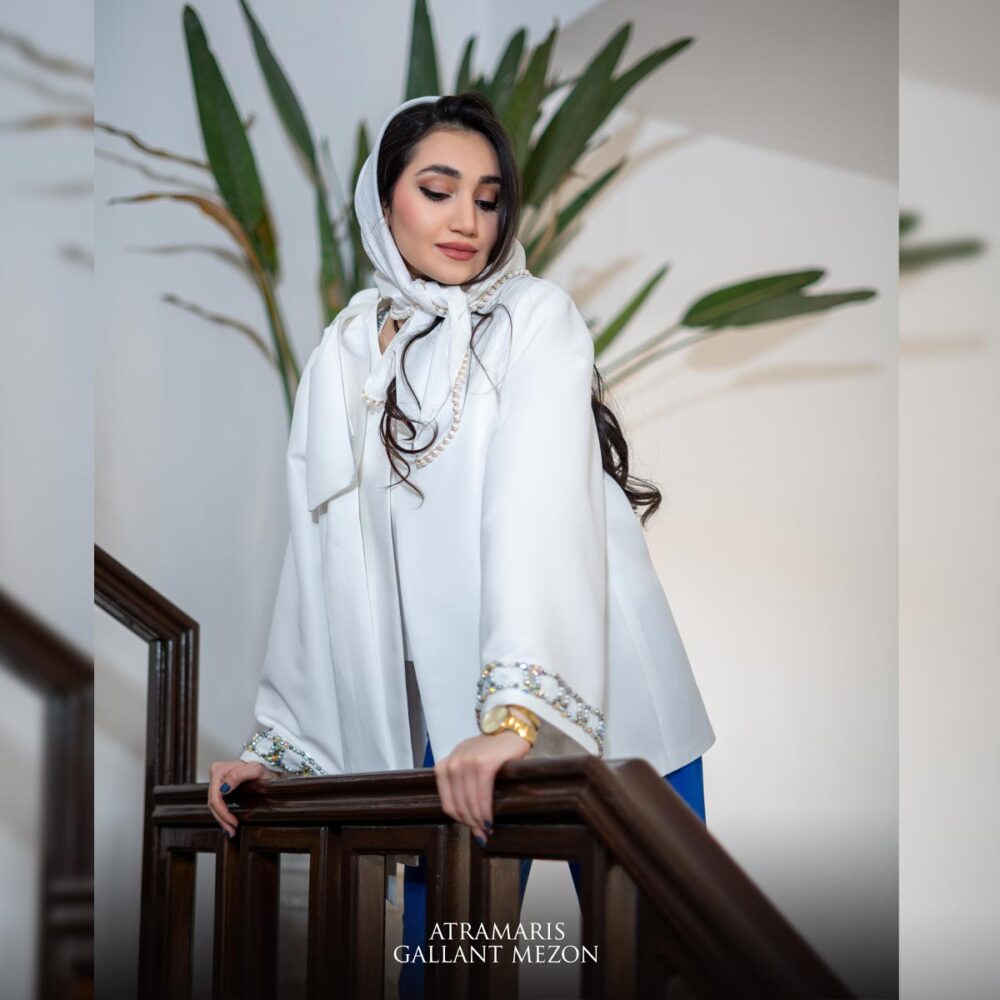 مانتو مجلسی کوتاه در دو رنگ سفید و مشکی - تصویر 3