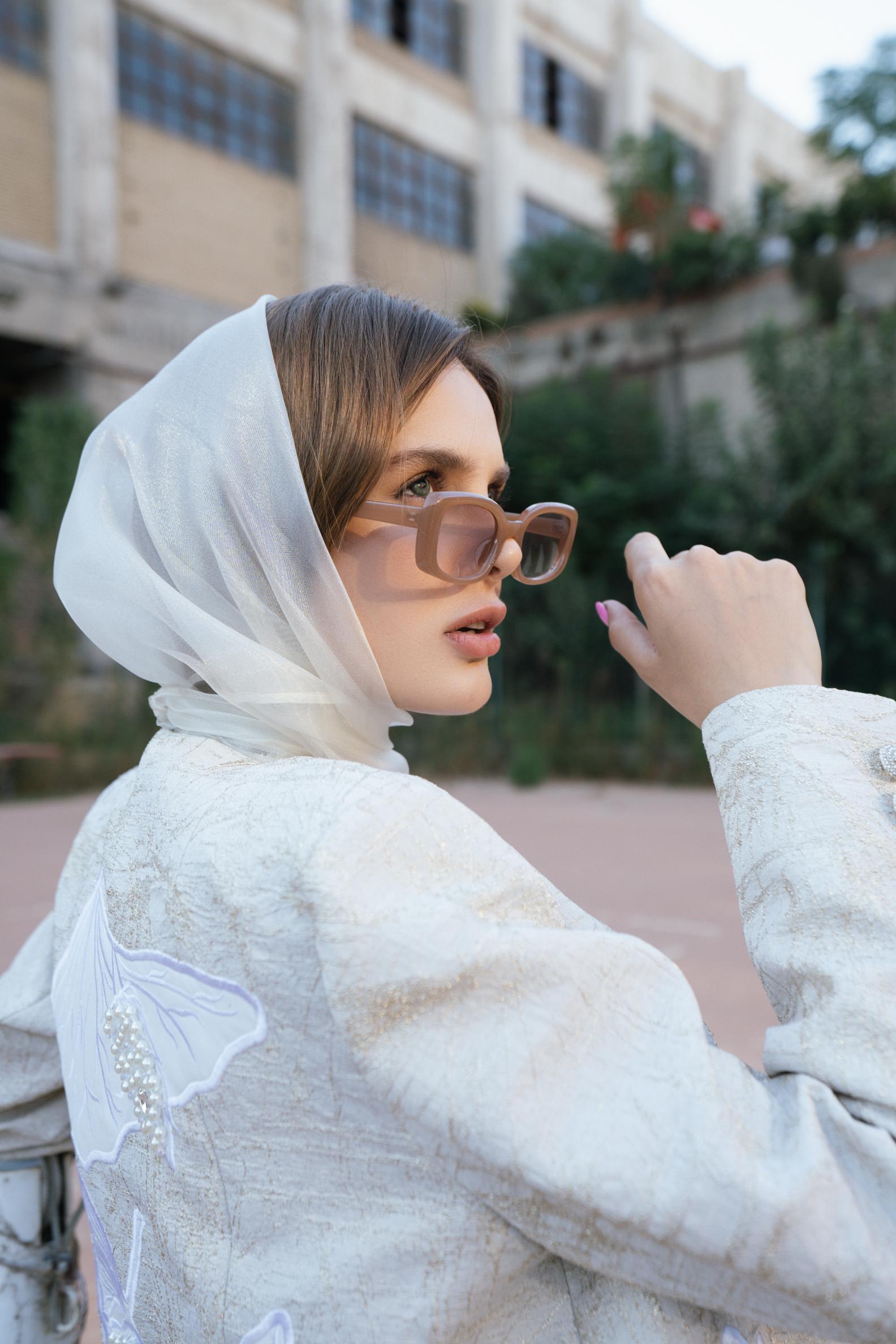 مانتو کوتاه کرمی لوکس گلدوزی