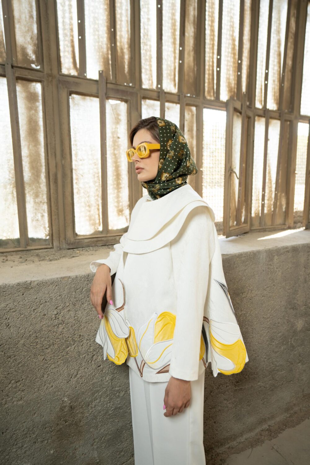 مانتو سفید زرد لوکس گلدوزی