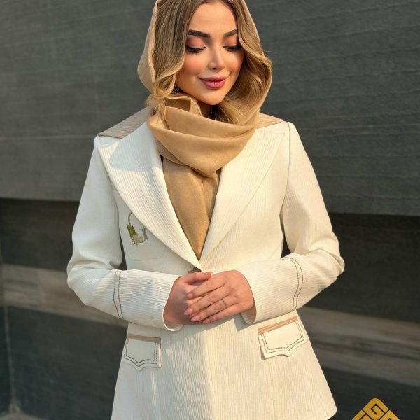 کت شلوار گلدوزی فاخر سفید کرمی