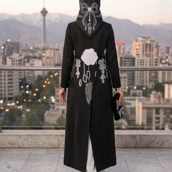 مانتو مجلسی مشکی با گلدوزی سفید مزون گالانت