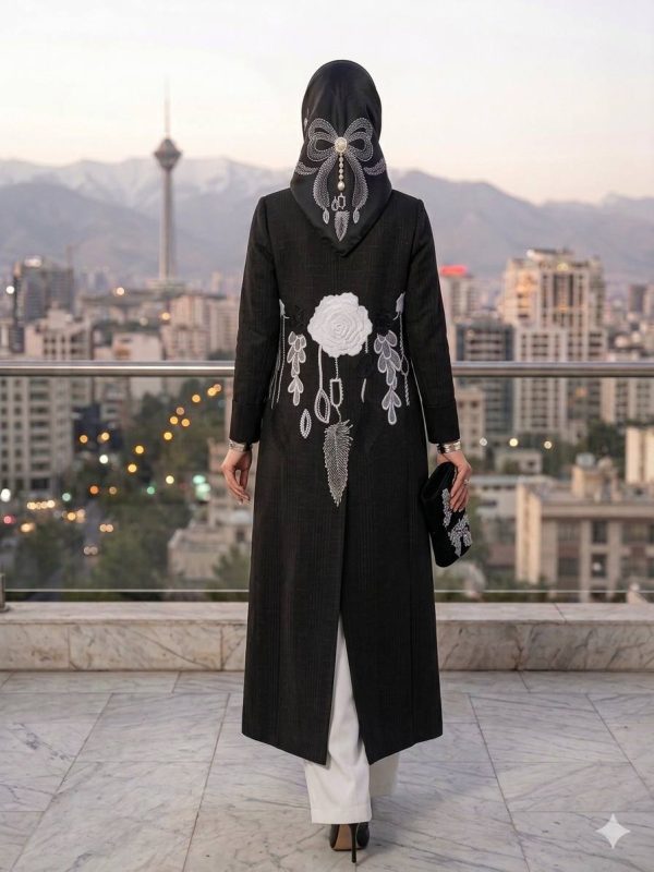 مانتو مجلسی مشکی با گلدوزی سفید مزون گالانت