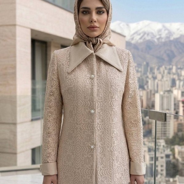 کاردیگان بافت بژ با شلوار سفید